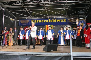 Buntes Bühnenprogramm auf dem Kohlmarkt: Beim Biwak beginnt für die Braunschweiger Bürger der Karneval. Foto: Komitee Braunschweiger Karneval