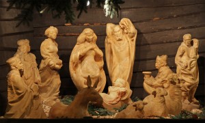 Die Krippenfiguren auf dem Braunschweiger Weihnachtsmarkt 2016. Foto: Dr. Josef Temming