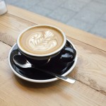 Der Flat White ist die Spezialität des Kiwi-Kaffeehauses. Foto: BSM