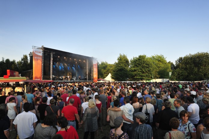 Beim Raffteich Open Air treten Philipp Poisel, Silbermond und ALLE FARBEN auf.