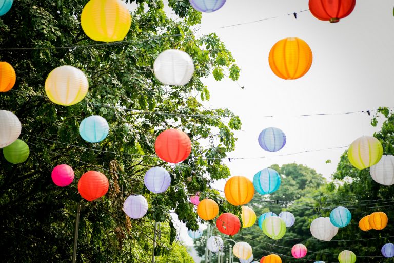 Bunte Lampions