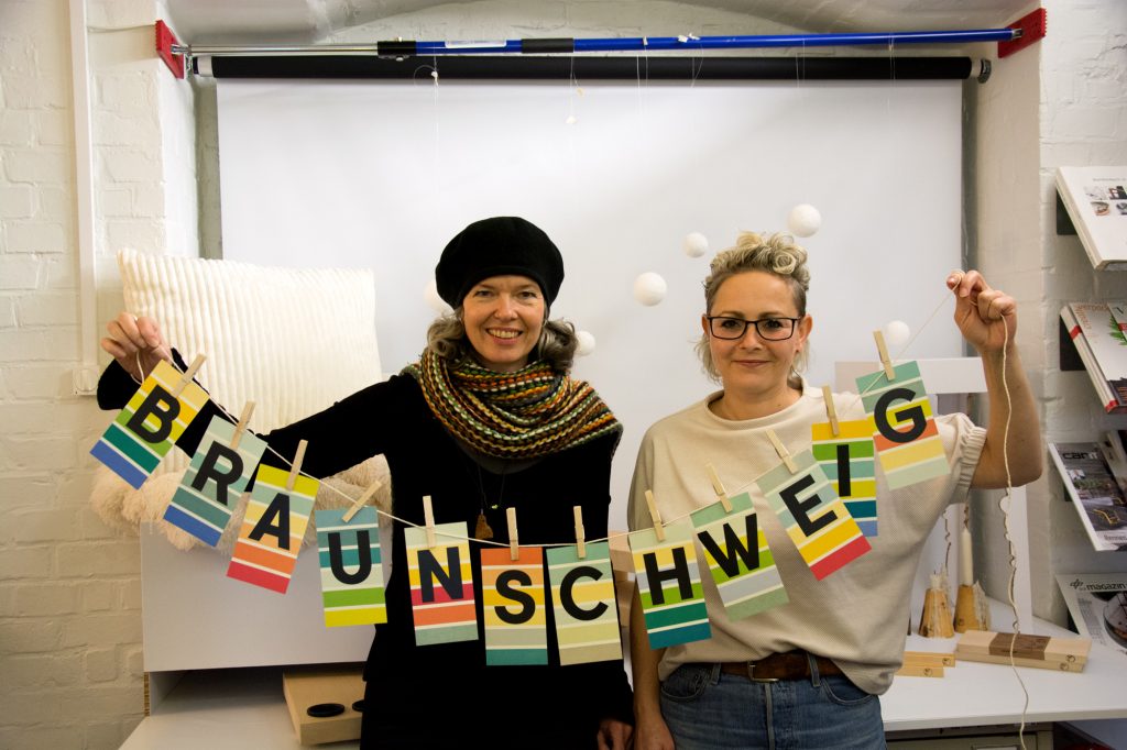 Anette Pörtner von Wi-La-No und Magdalena Pajonk von Orangewood sind Braunschweiger Etsy-Händlerinnen.