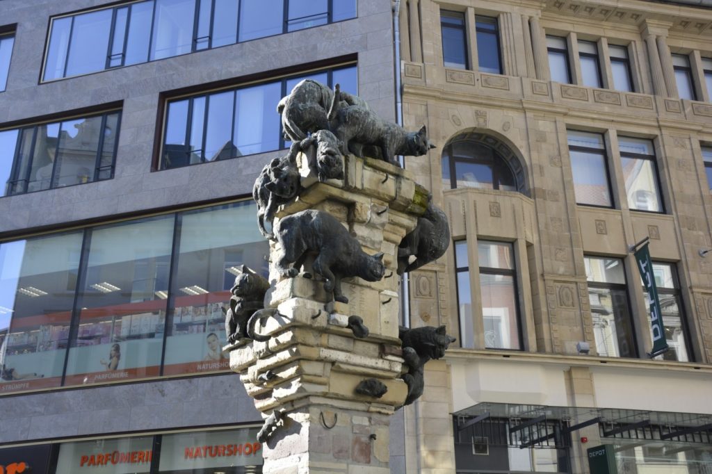 Blick auf alte und neue Fassaden in der Innenstadt