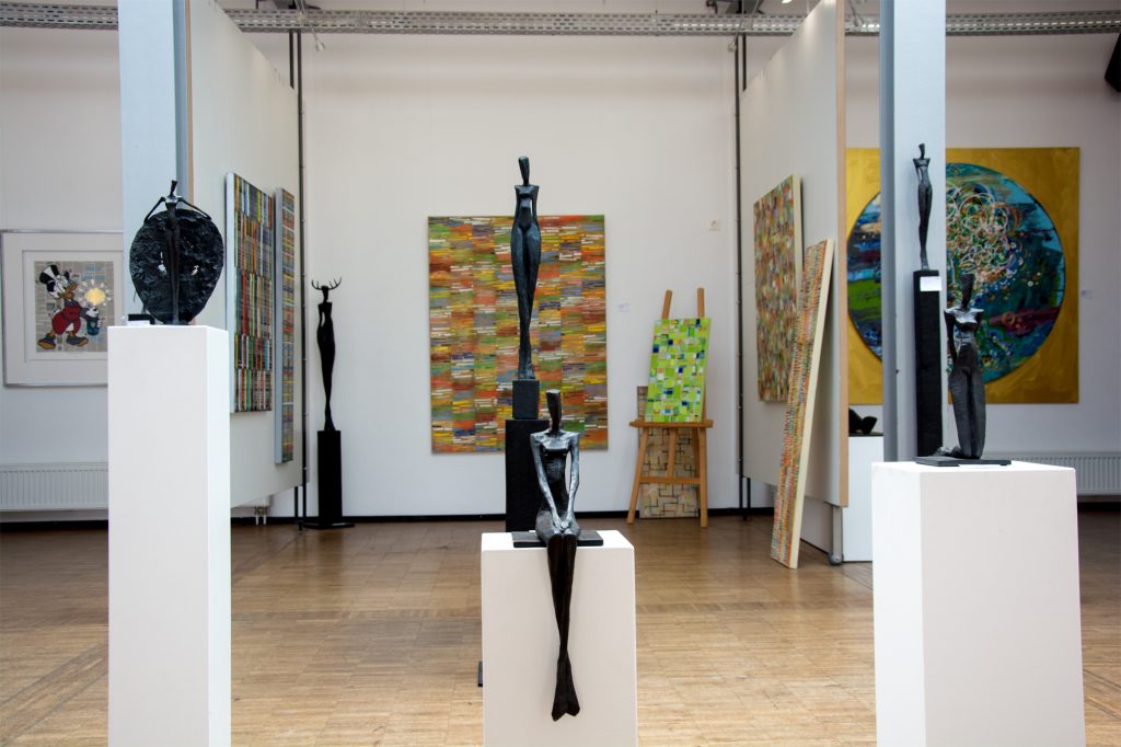 Skulpturen von Nando Kallweit in der Galerie Jaeschke