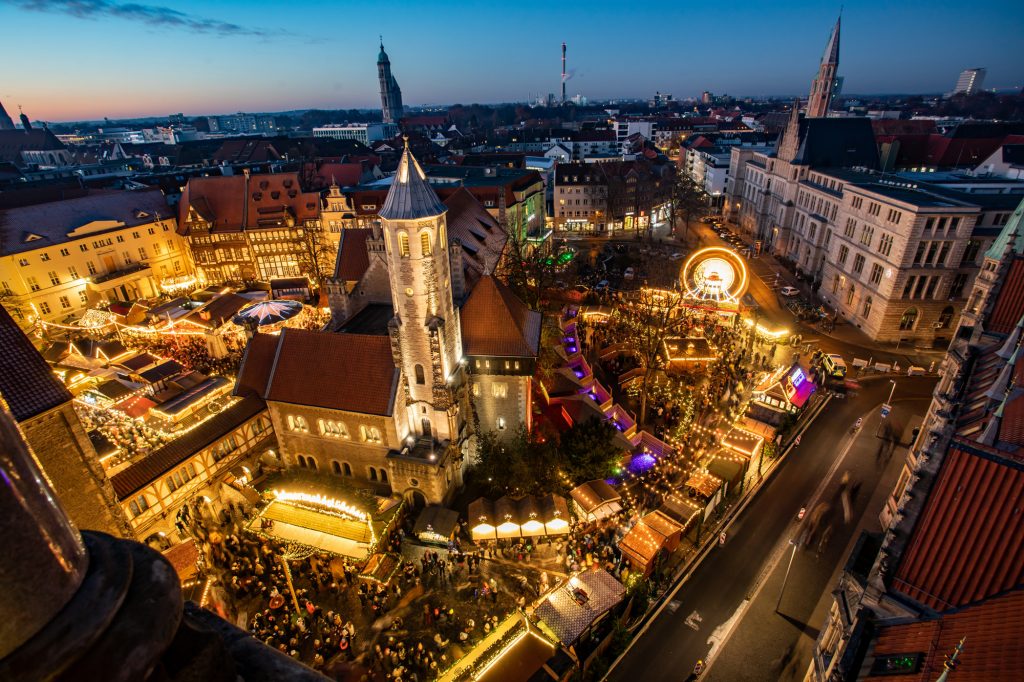 Der Braunschweiger Weihnachtsmarkt von oben.